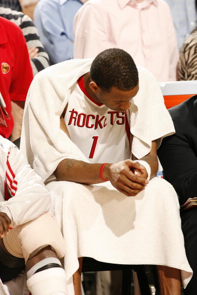 湖人vs马刺前瞻：湖人阵容齐整冲四强，一场定胜负悬念十足（湖人对阵马刺前瞻：全员齐整剑指四强，一战定胜负悬念拉满）