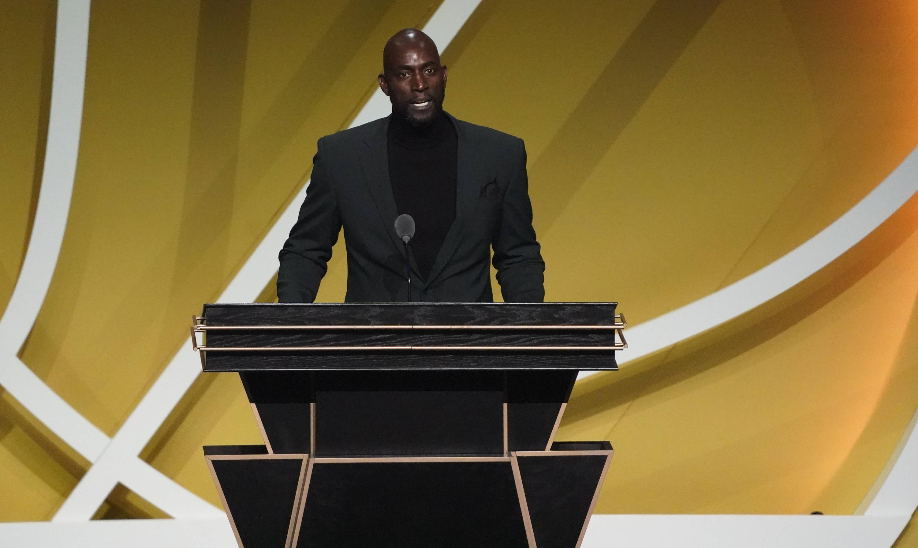 东体：申花像会学习却不会考试的优等生，背负过重的心理负担（东体：申花犹如会学不会考的学霸，心理压力过重）