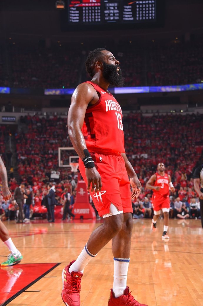 孔蒂：下半场我们本可以表现得更好；对比赛过程感到满意（孔蒂：比赛过程让我满意，但下半场还有提升空间）