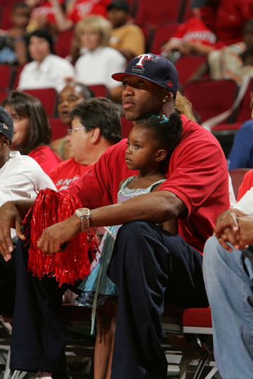 阿莫林：没去想5场不败我想的是2场没赢了；我们离完美还很远（阿莫林：与其谈五场不败，不如直面两场不胜；距离完美仍很远）